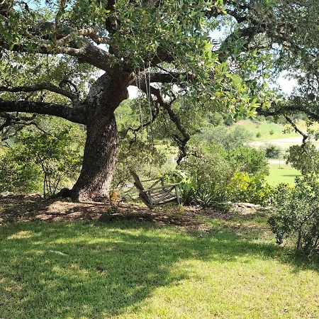 Hill Country Haute N Haus Relax And Renew Fischer Bagian luar foto