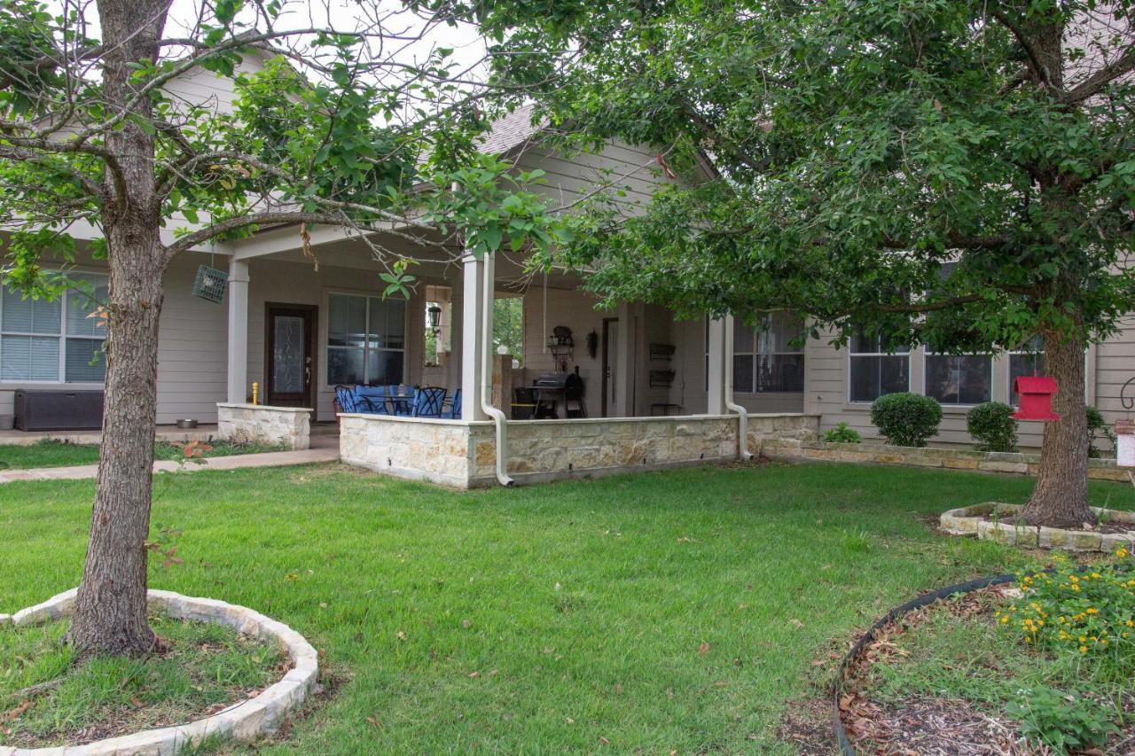 Hill Country Haute N Haus Relax And Renew Fischer Bagian luar foto