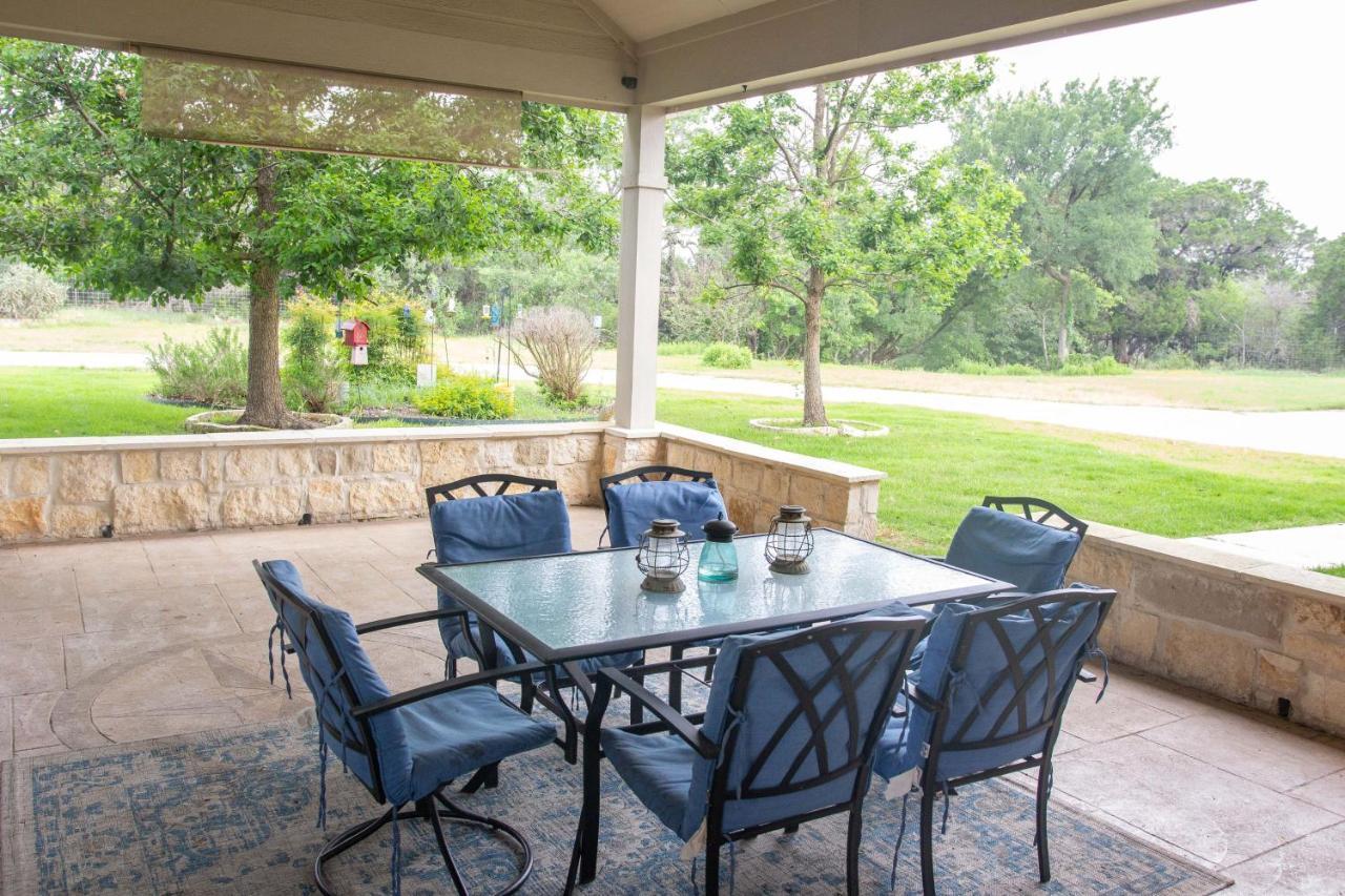 Hill Country Haute N Haus Relax And Renew Fischer Bagian luar foto
