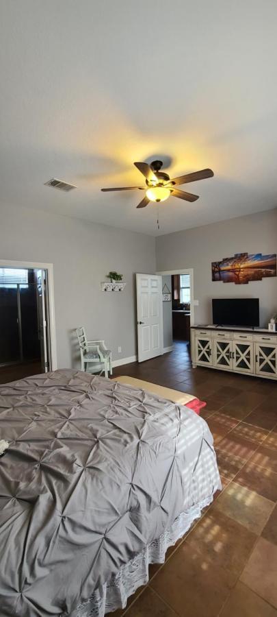 Hill Country Haute N Haus Relax And Renew Fischer Bagian luar foto